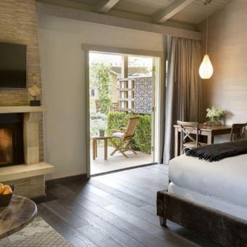 Luxury Santa Lucia King interior